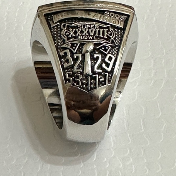 2003 Tom Brady Patriots Super Bowl Ring. Approx Size 10. - Picture 4 of 4